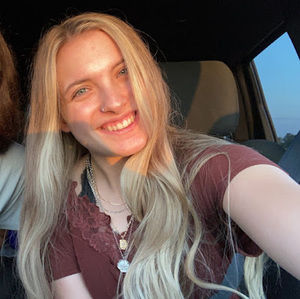 Meet your Posher, Belle